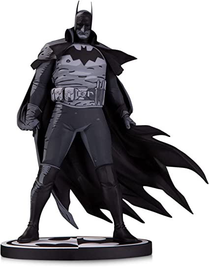 Figura Batman Black & White - Mcfarlane | Bandai Collector